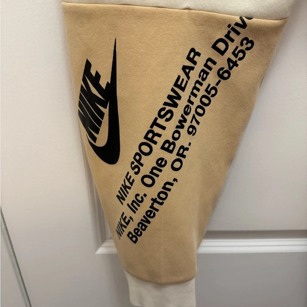 Nike Sportswear Tech Fleece Joggers Cream Light Bone - Picture 12 of 14